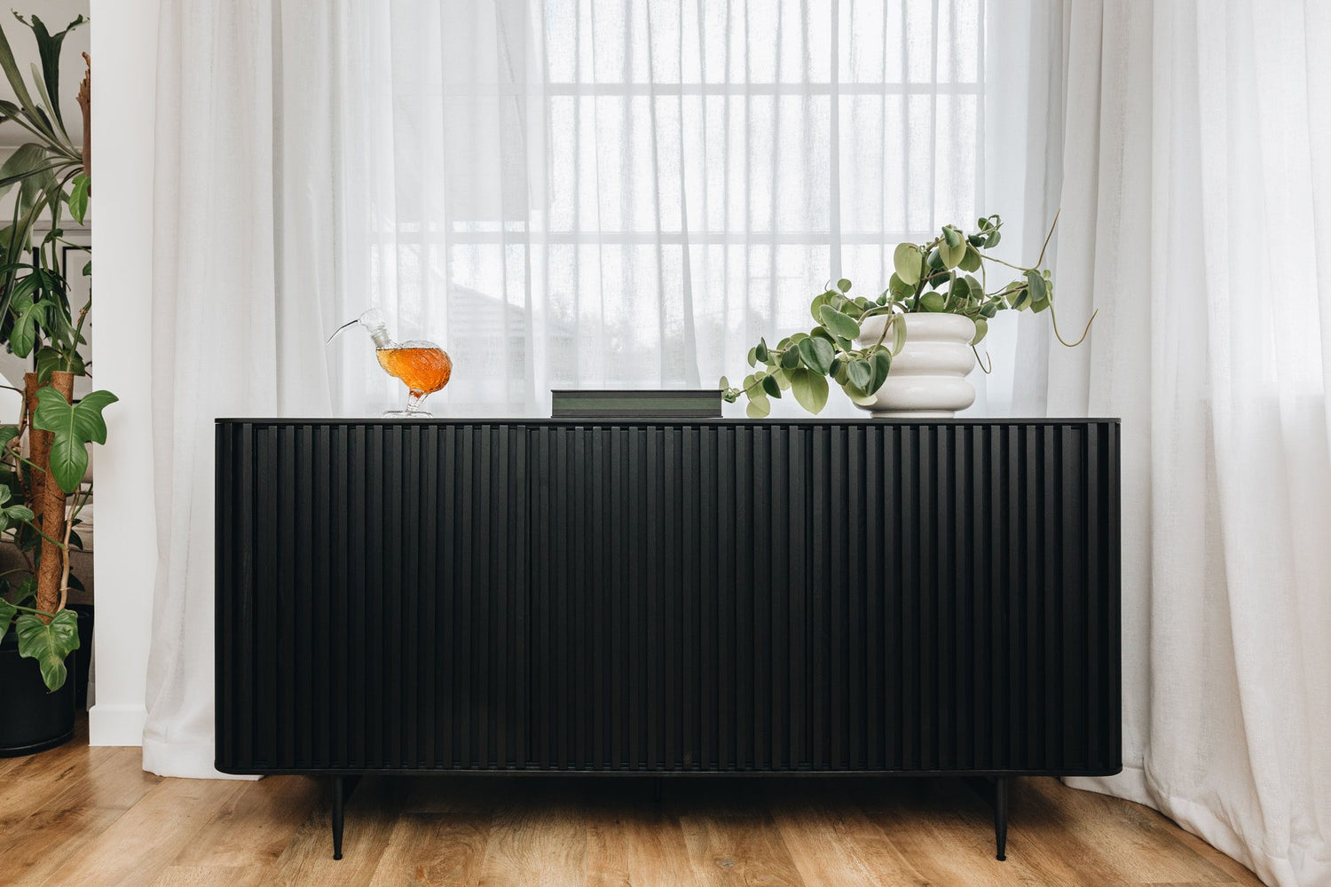 Linea Sideboard (all black)