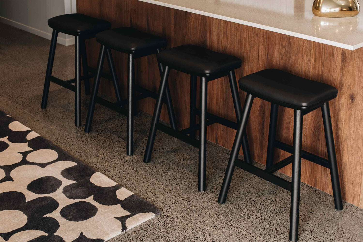 Hue Barstool Black Oak